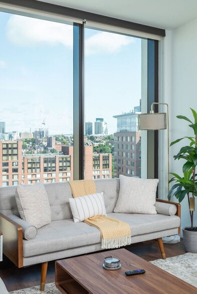 Building Photo - 212 Stuart St