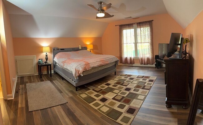 Building Photo - 4 BED/2 BATH PRIVATE DECATUR ESTATE FOR LE...