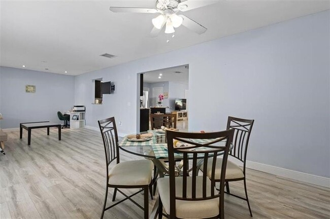 Building Photo - 5408 Birch Dr