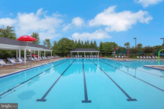 Building Photo - 9850 Solar Course