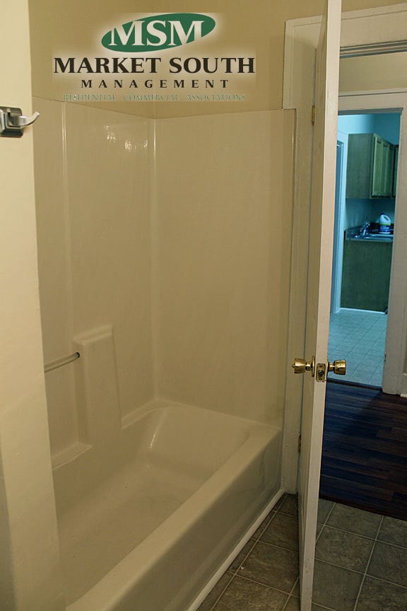 Building Photo - MIDTOWN BUGALOW