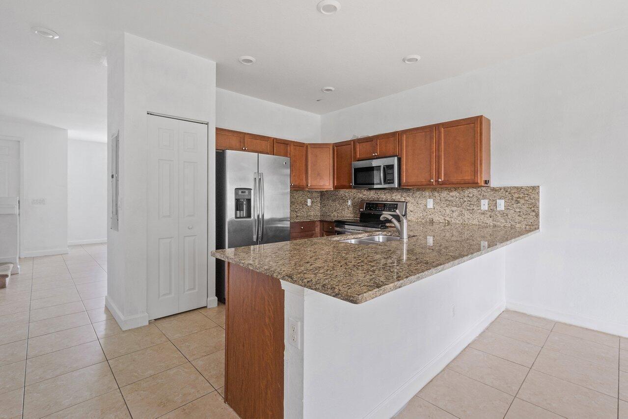 Building Photo - 5288 Ashley River Rd