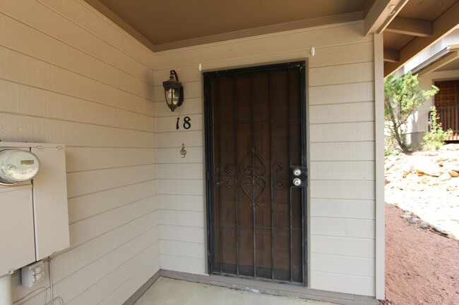Building Photo - Price Improvement! Charming 2-Bedroom Town...