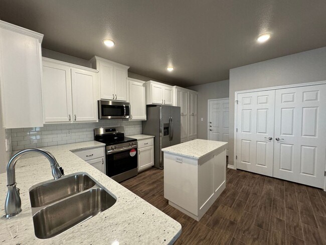 Building Photo - 5403 Rose Gdn Lp