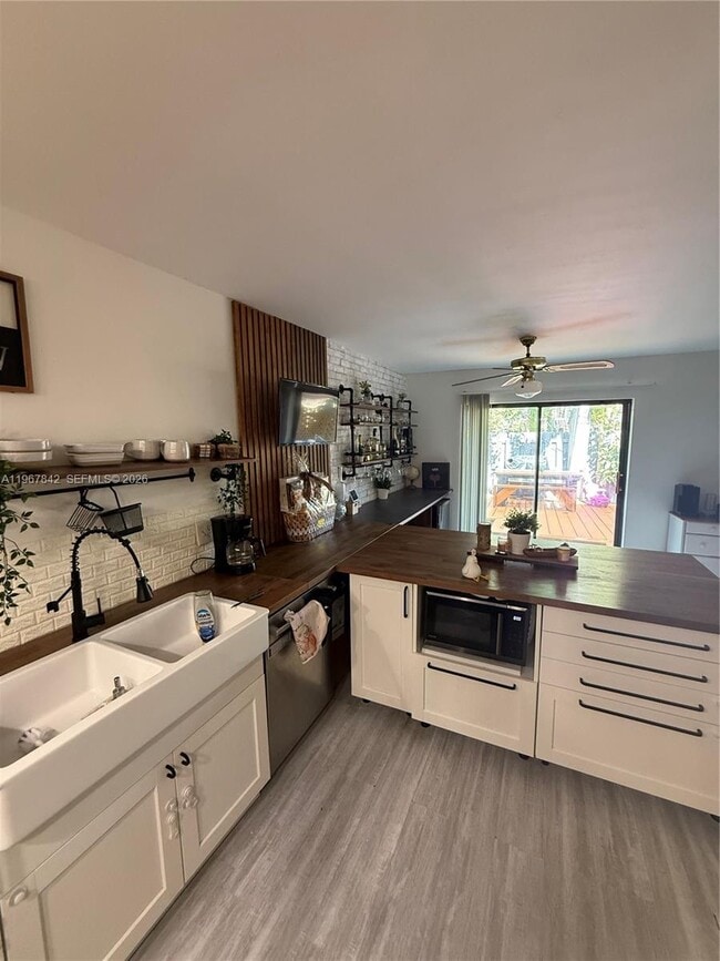 Building Photo - 283 Woodland Rd