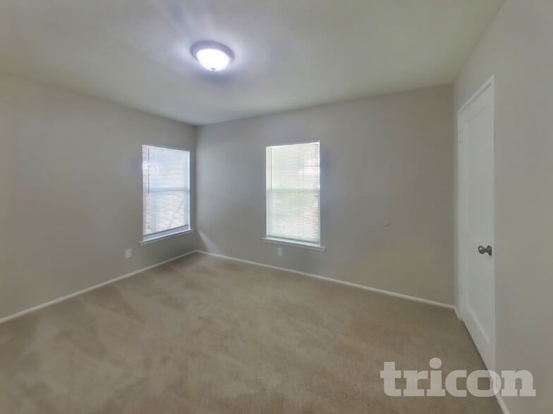 Building Photo - 423 Byrnes Dr