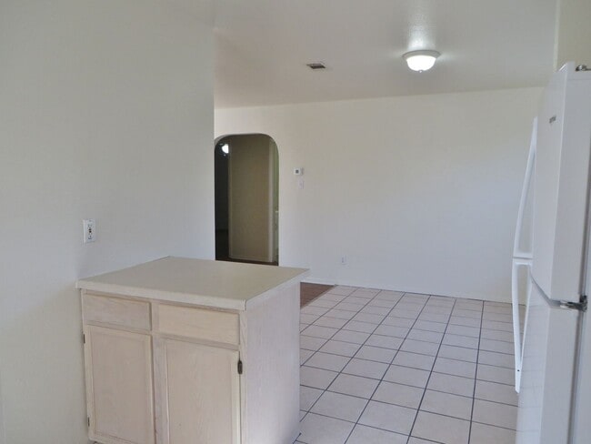 Building Photo - 2 Bedroom 2 Bathroom Unit In Georgetown