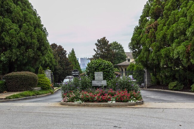 Building Photo - 1195MT