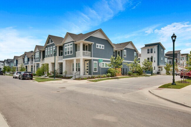 Building Photo - 3201 Zach Scott St