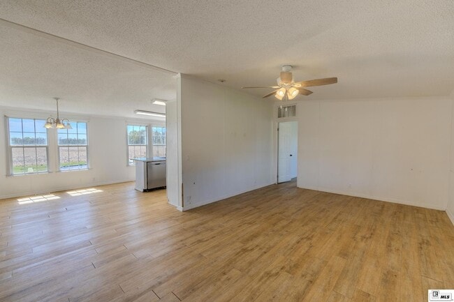 Building Photo - 205 Par Rd 2226