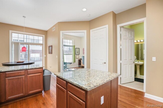 Building Photo - 33 Winder St