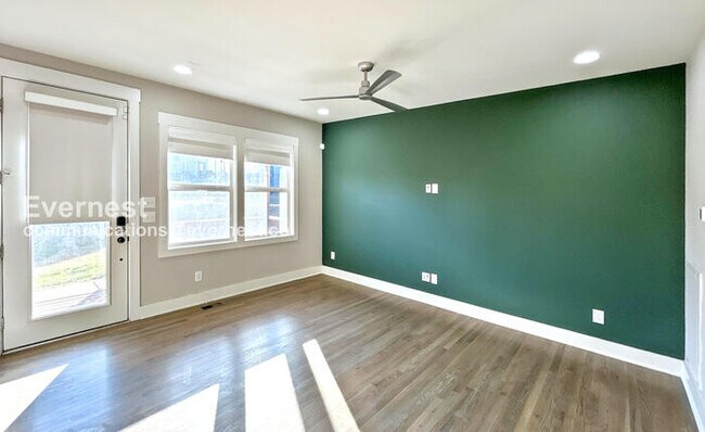 Building Photo - 220 Croleywood Ln