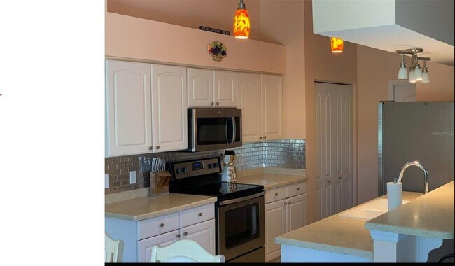 Building Photo - 293 Broadmoor Ln