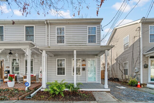 Building Photo - Must see in Eastport!