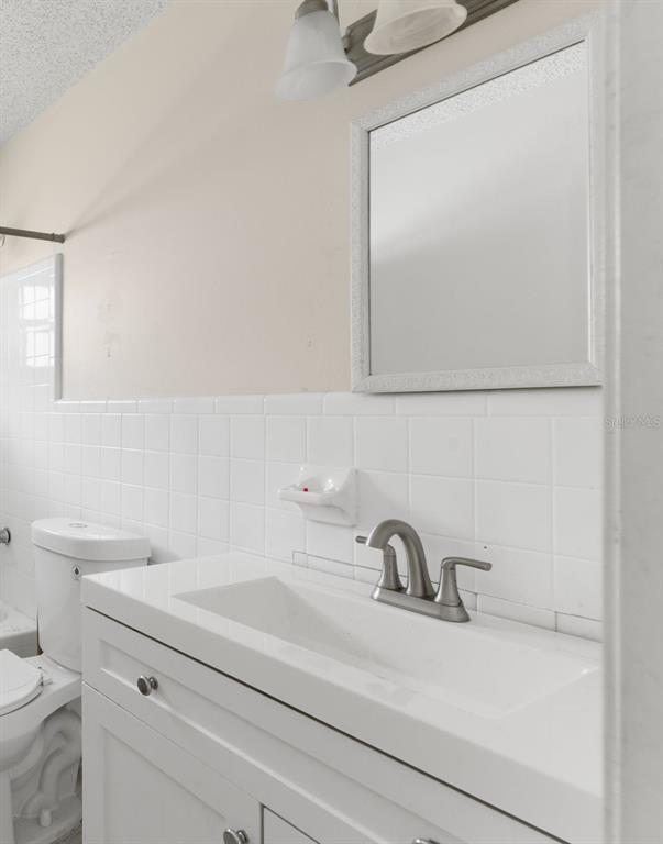 Building Photo - 20639 SW Rainbow Lakes Blvd