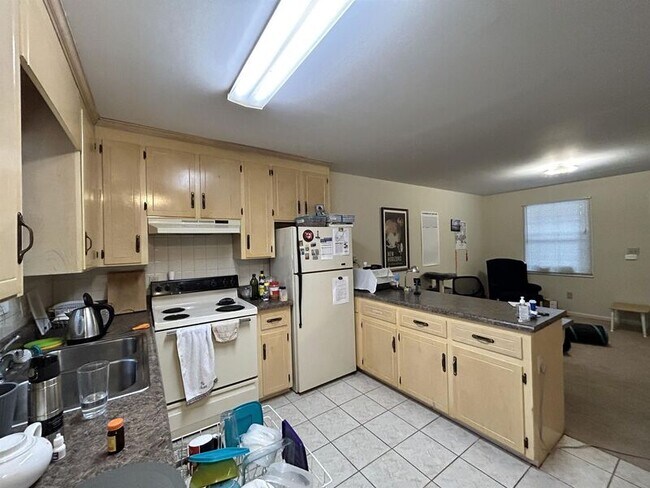 Building Photo - 204 Calhoun St