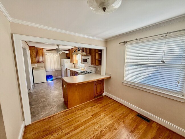 Building Photo - Two bedroom, 1 bath house in Graham-Coming...