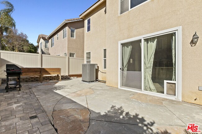 Building Photo - 30319 Cedar Oak Ln