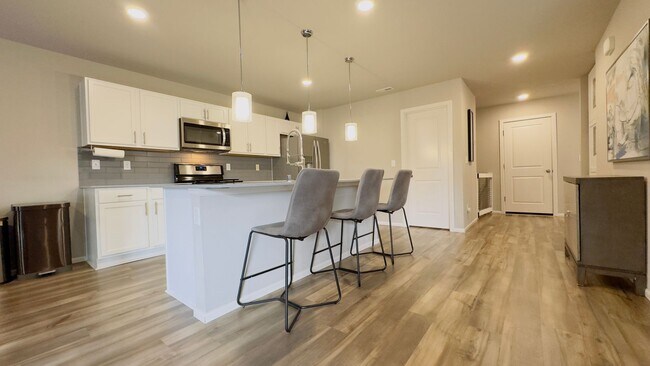 Building Photo - 5+ Bedroom Home in NE Lacey on Large Lot with Long Lake access plus A/C!