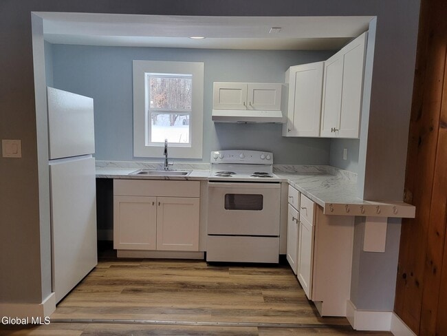 Building Photo - 827 US-9