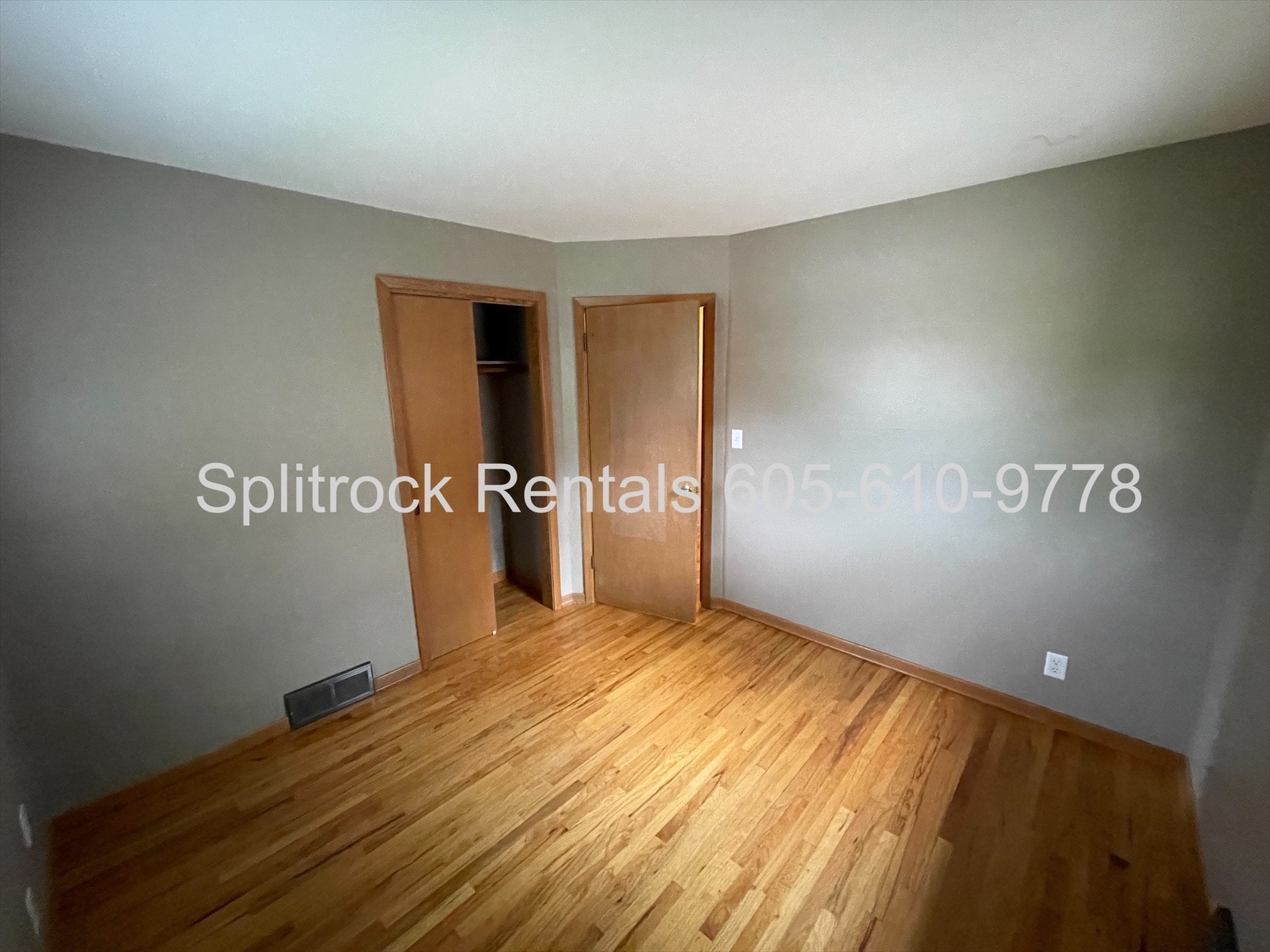 Building Photo - 2208 S Hawthorne Ave