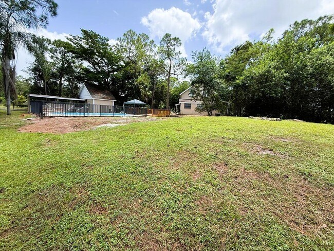 Building Photo - 17503 30th Ln N