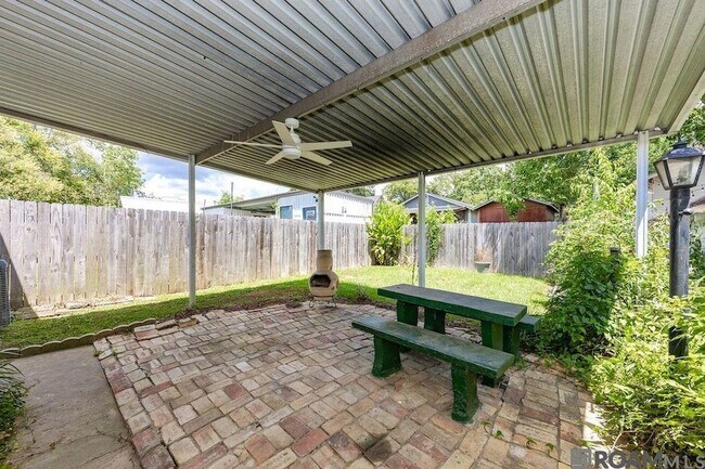 Building Photo - 219 Westmoreland Dr