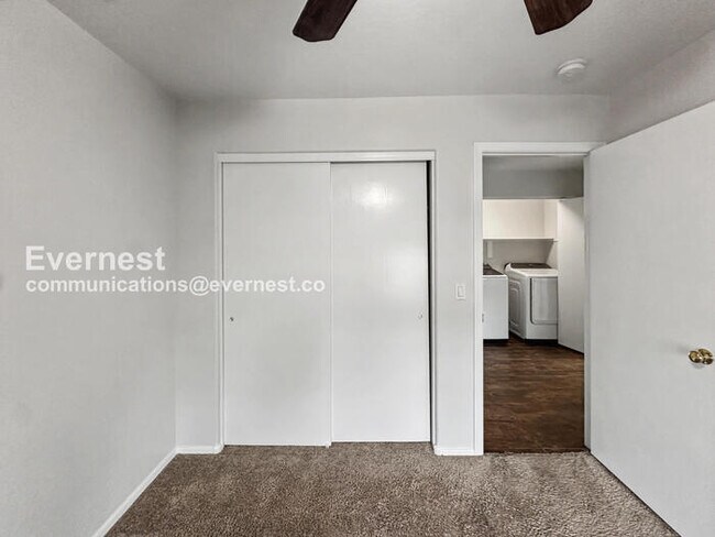 Building Photo - 4819 E Shapinsay Dr