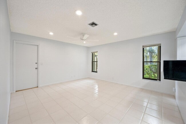 Building Photo - 13511 Jonquil Pl
