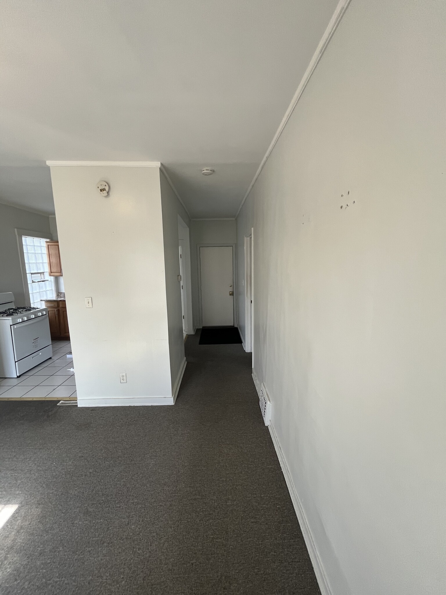 Building Photo - 231 Doty St