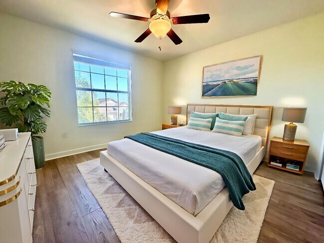 Building Photo - Upscale and modern 5bedroom/2.5bath home in Festival Community!