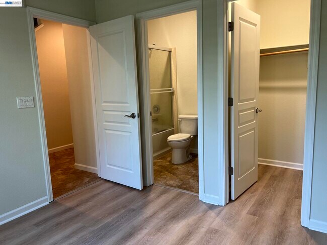Building Photo - 5683 Melodia Cir