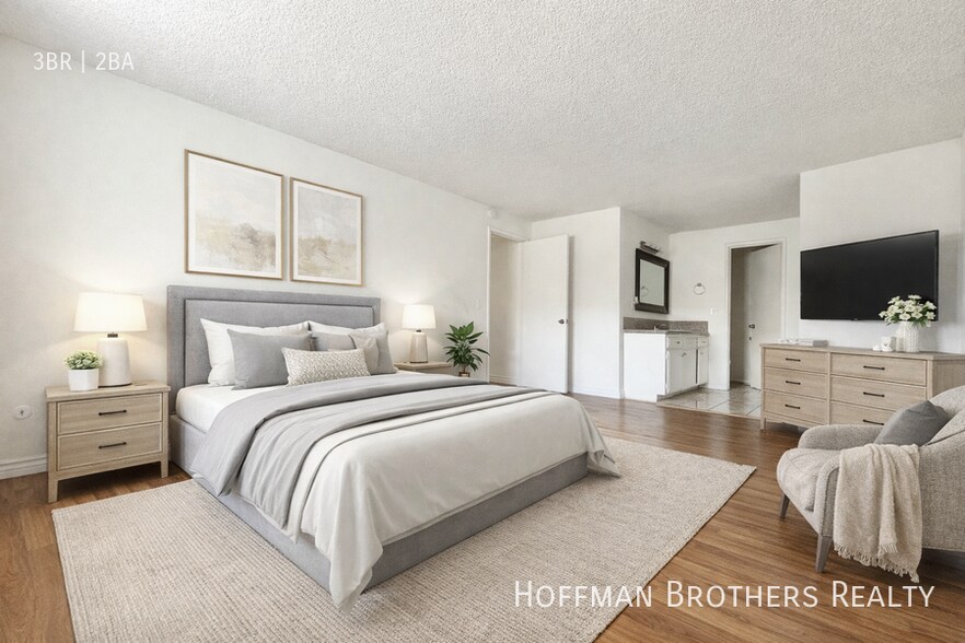 Building Photo - 316 E Hyde Park Blvd