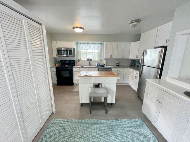 Building Photo - 210- 79th Street