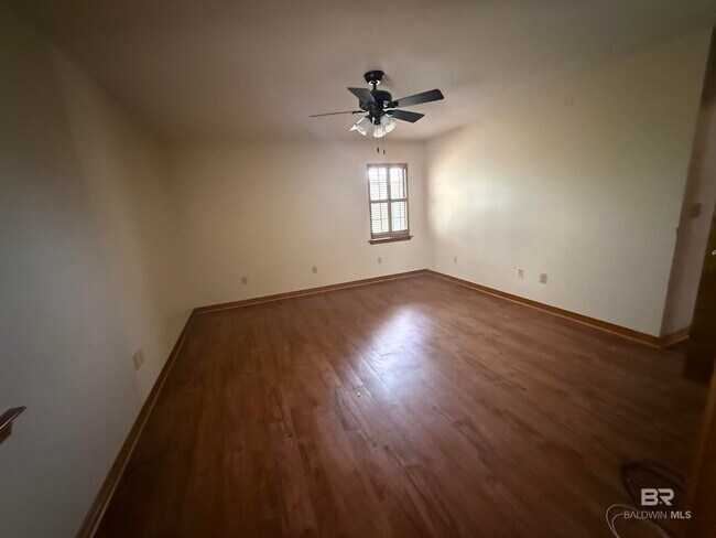 Building Photo - 106 S Beech St