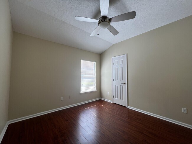 Building Photo - 3466 Laurel Leaf Dr