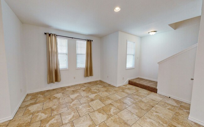 Building Photo - One Block to A&M! Kyle Field walking distance! Newly remodeled, all appliances, 5 bd/4 bth across...