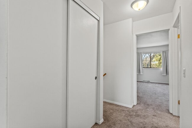 Building Photo - 1302 N Gammon Rd