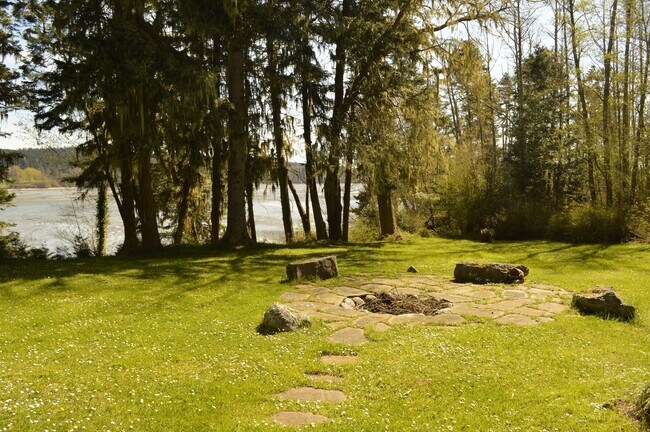 Building Photo - Furnished Home on False Bay