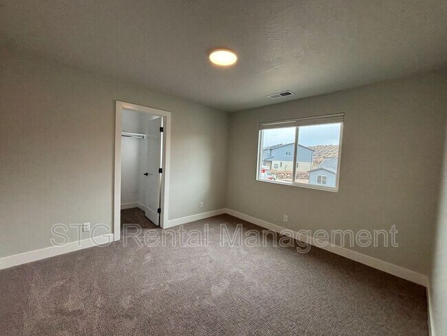 Building Photo - 3963 Fossil Way