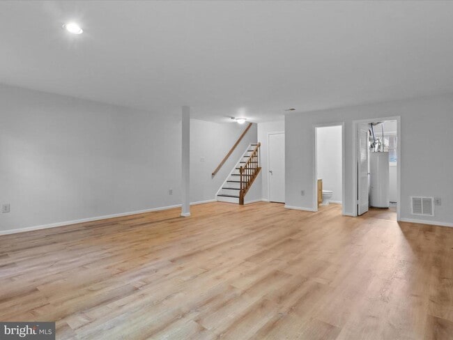 Building Photo - 40 Carriage House Cir