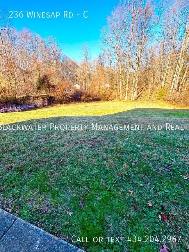 Building Photo - 236 Winesap Rd