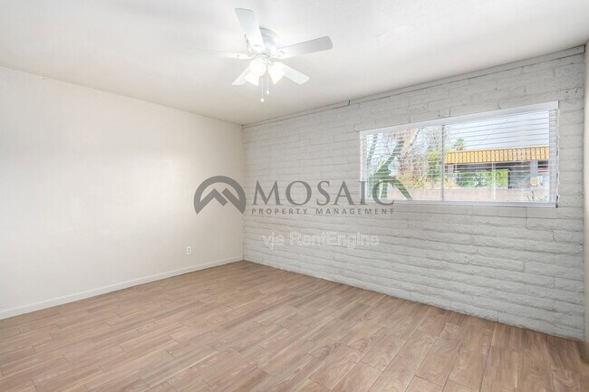 Building Photo - 1204 S McClintock Dr