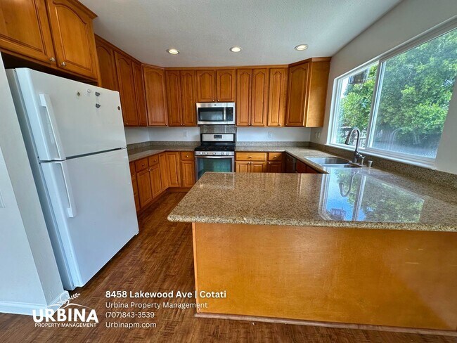 Building Photo - Spacious 4 Bedroom Home in Cotati Near SMART Train - Cosigners Welcome!