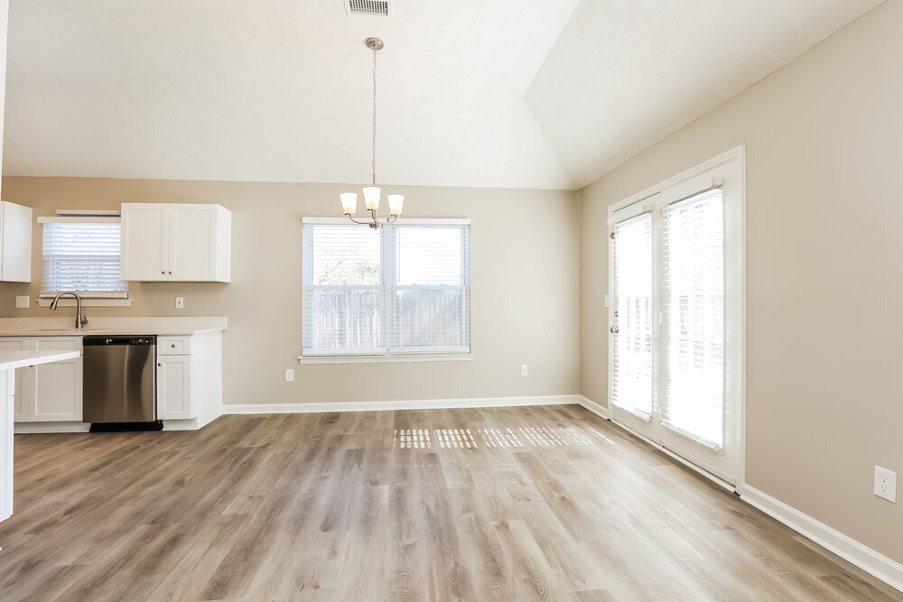 Building Photo - 2730 Riverbend Dr