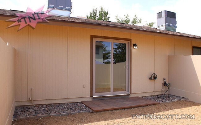 Building Photo - 1430