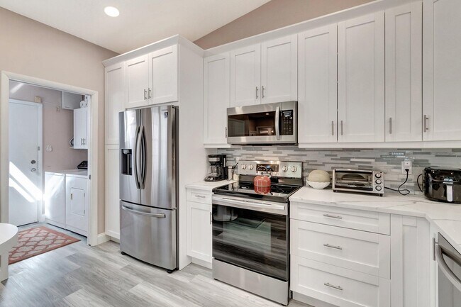 Building Photo - 6100 Waldwick Cir