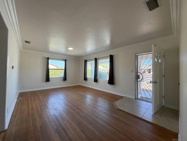 Building Photo - 3860 Paula St