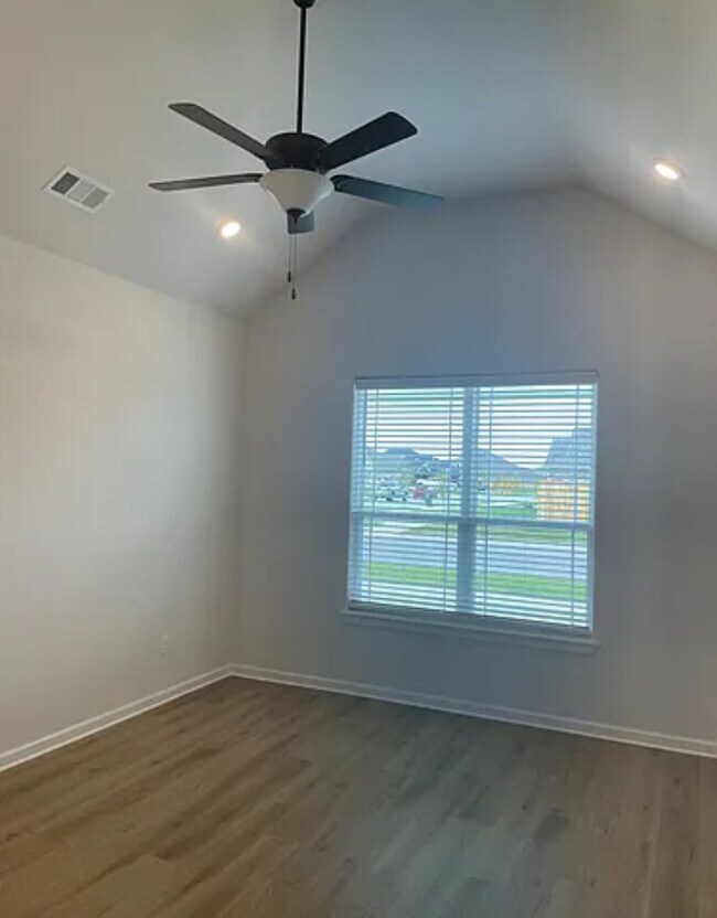 Building Photo - 4615 W Tofino Dr