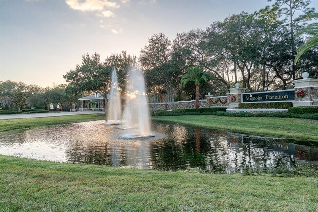 Building Photo - 1084 Shadowmoss Cir